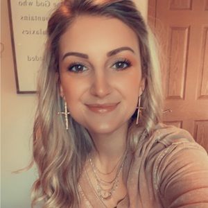 Meet your Posher, Jasmine